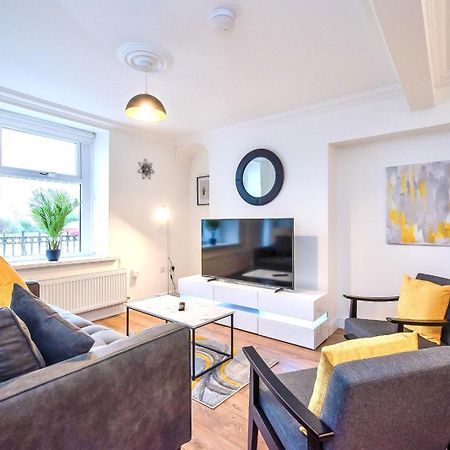 Casa One Hundred - A Beautiful 4 Bed House On The Beach Front Swansea Bagian luar foto