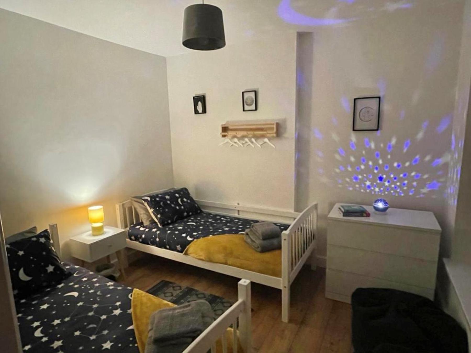 Casa One Hundred - A Beautiful 4 Bed House On The Beach Front Swansea Bagian luar foto