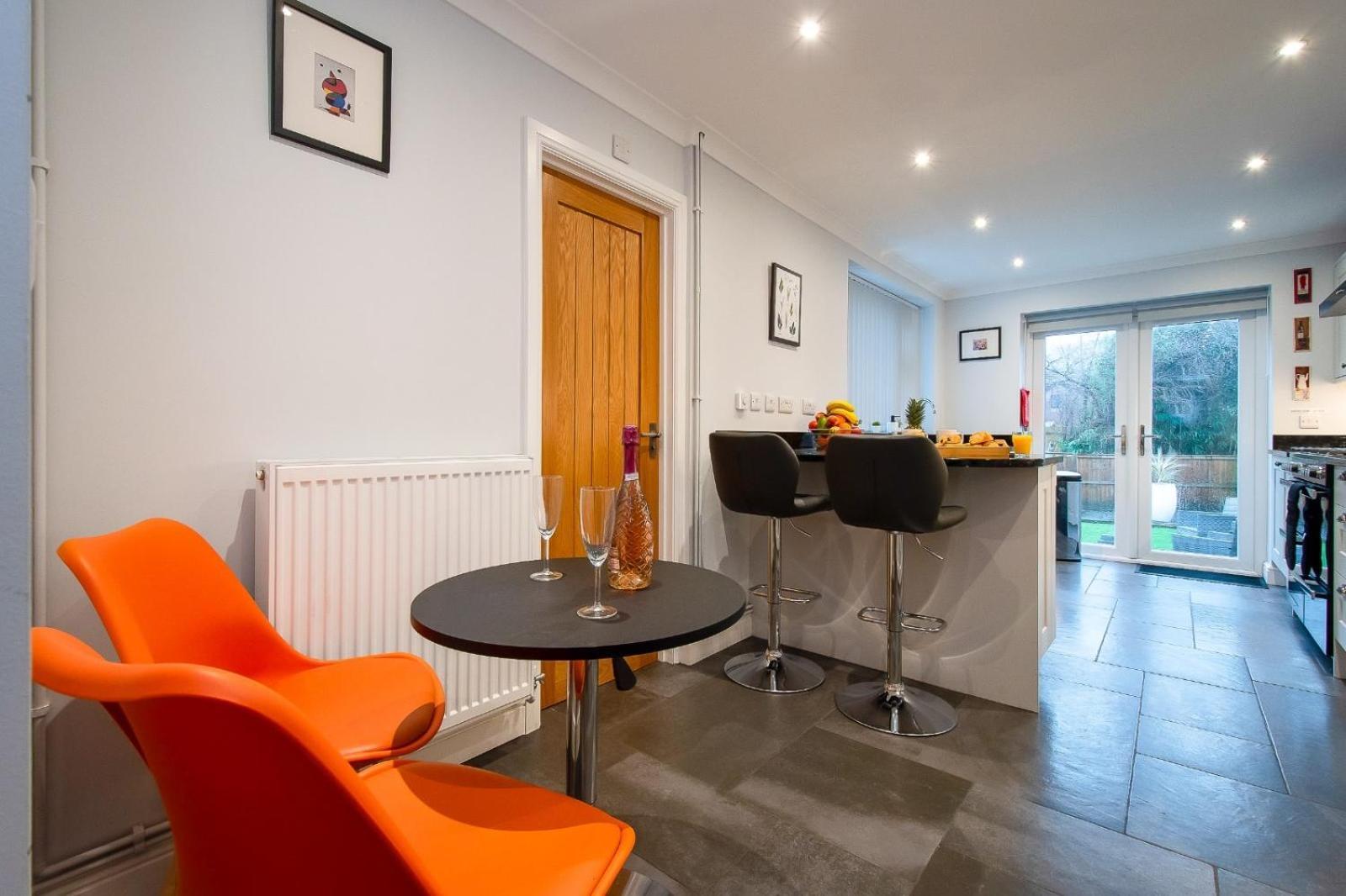 Casa One Hundred - A Beautiful 4 Bed House On The Beach Front Swansea Bagian luar foto