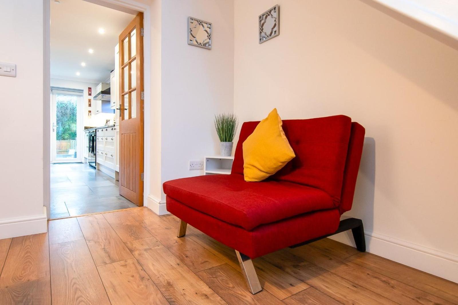 Casa One Hundred - A Beautiful 4 Bed House On The Beach Front Swansea Bagian luar foto