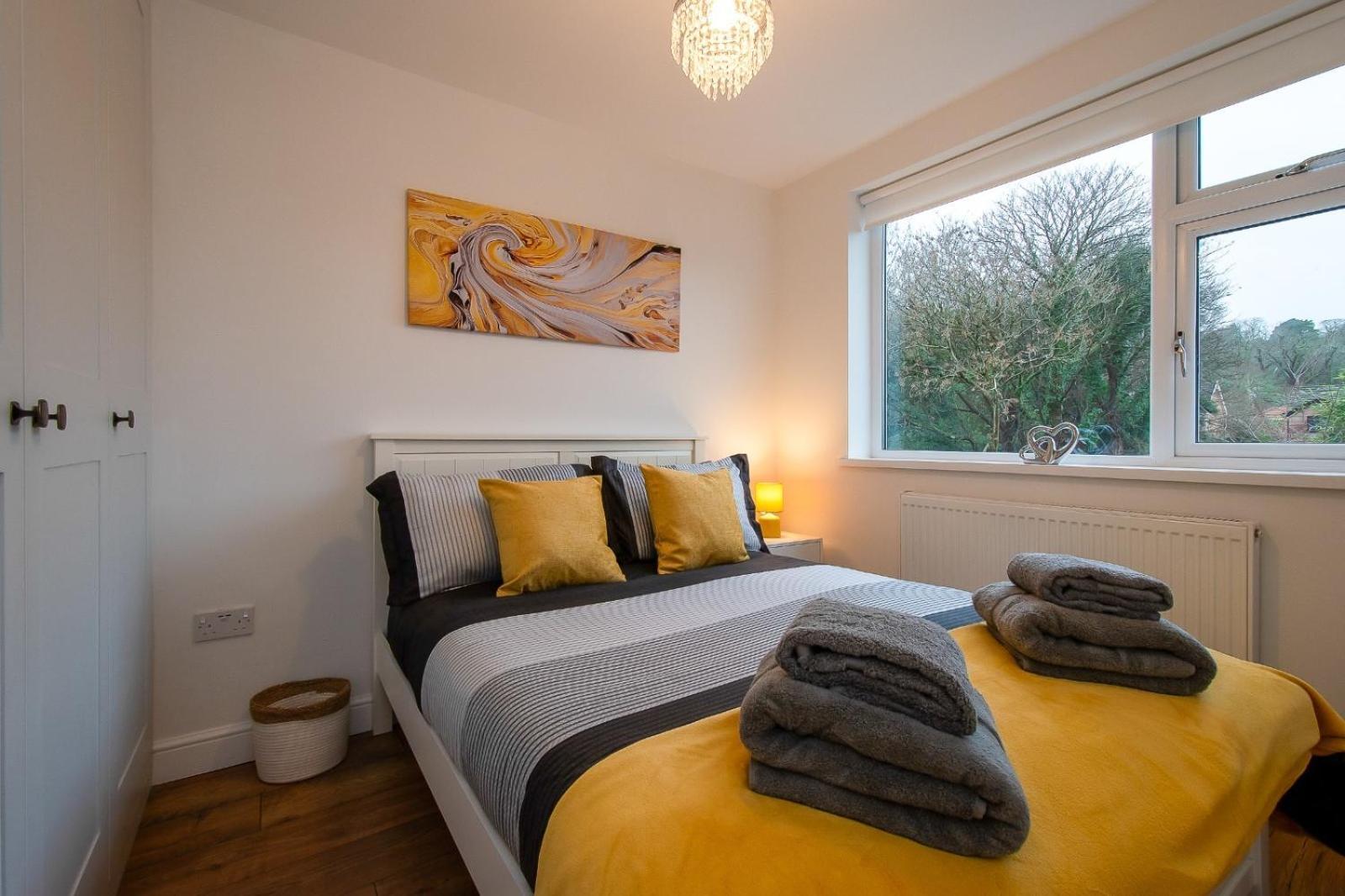 Casa One Hundred - A Beautiful 4 Bed House On The Beach Front Swansea Bagian luar foto
