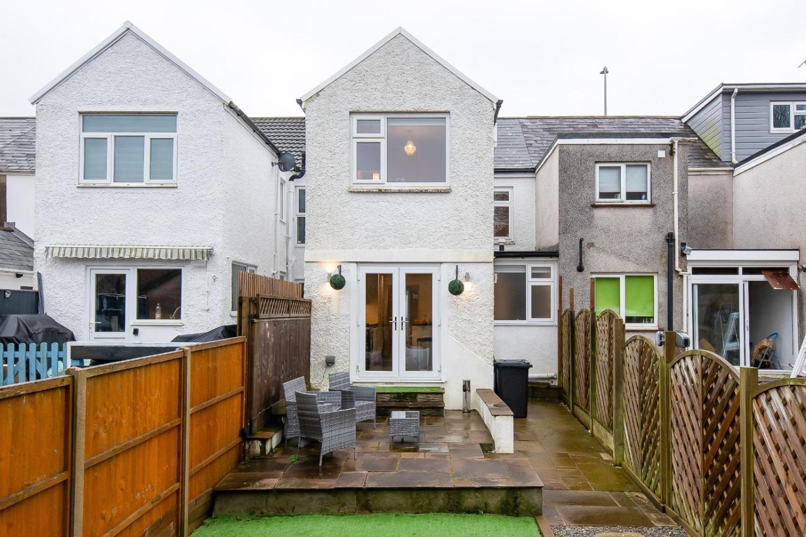Casa One Hundred - A Beautiful 4 Bed House On The Beach Front Swansea Bagian luar foto