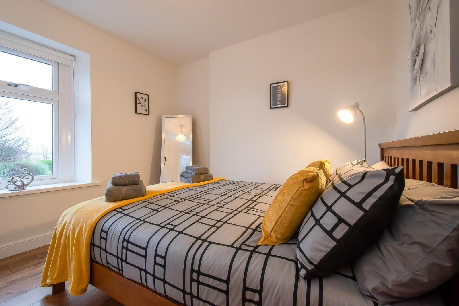 Casa One Hundred - A Beautiful 4 Bed House On The Beach Front Swansea Bagian luar foto