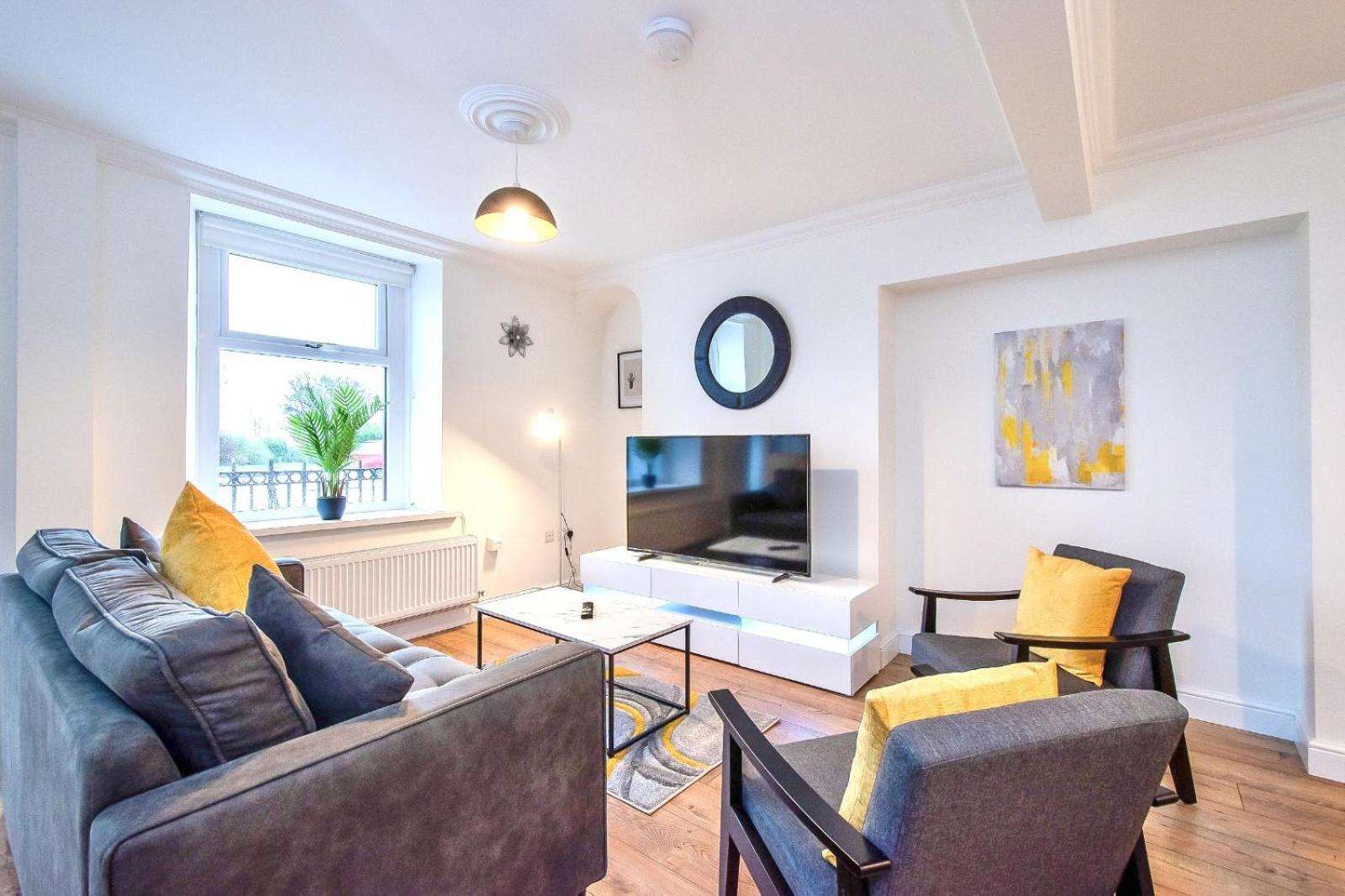 Casa One Hundred - A Beautiful 4 Bed House On The Beach Front Swansea Bagian luar foto